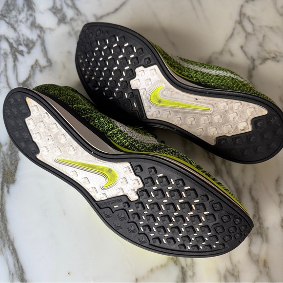 Nike Flyknit Racer Volt Sneakers, Men’s size 11.5 - Picture 5 of 5